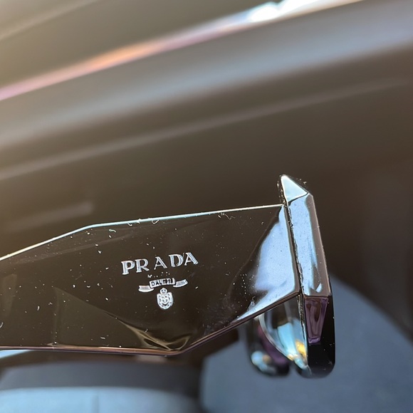 Prada glasses for sale comes with case - Picture 3 of 5